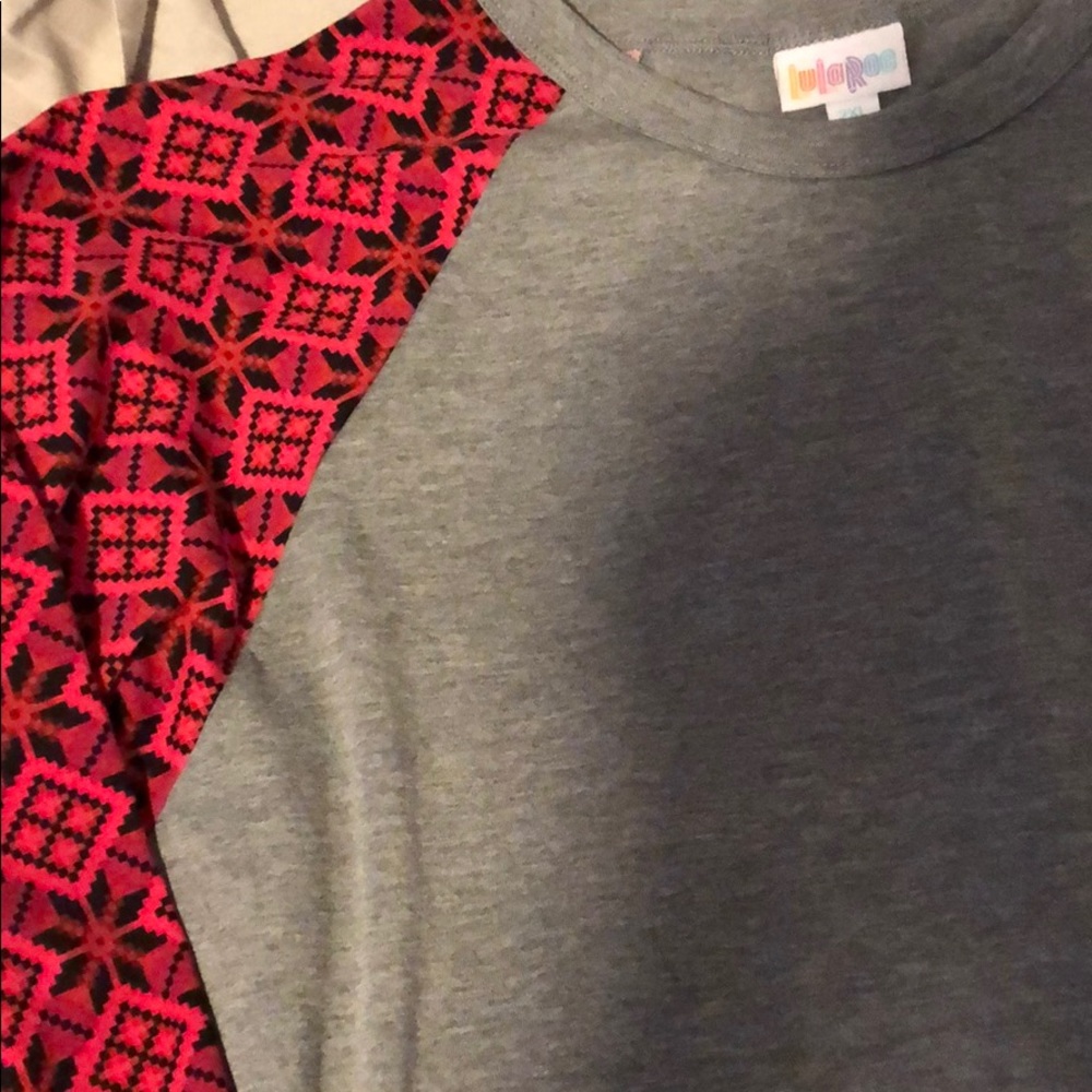 Lularoe Randy Tee - Picture 2 of 3